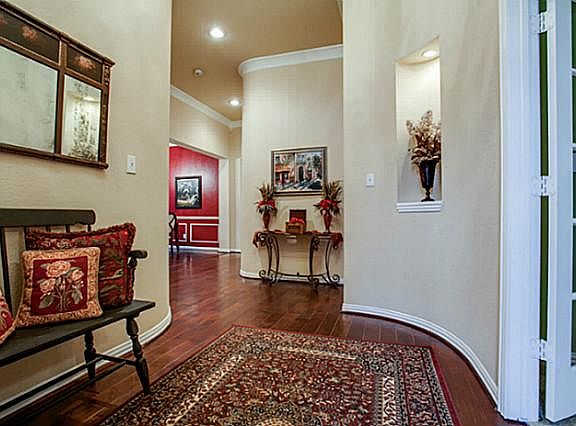 5th image of 3468 Lincoln Dr