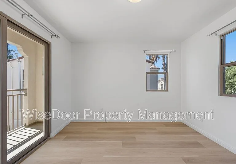 1087 Waterfall Way — Photo 24