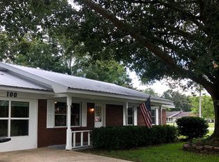 100 Stennis Ave, Ocean Springs, MS 39564