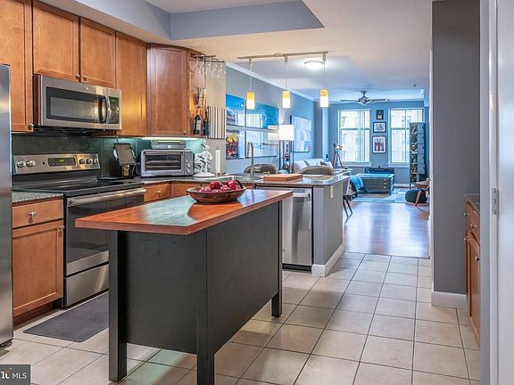 5th image of 400 Massachusetts Ave NW APT 817