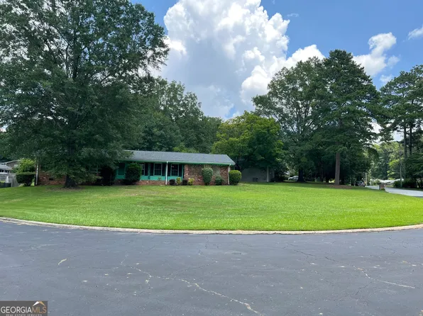 2935 Heather Dr, East Pt, GA 30344