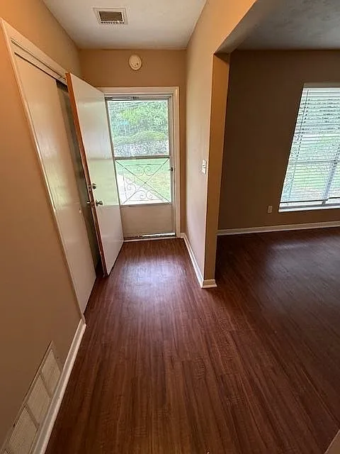 3 bed, 2.0 bath, 1546 sqft, $2,000 — Photo 4