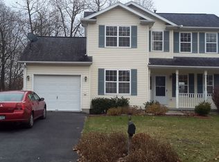 8 Lyford Ln, Poughkeepsie, NY 12601