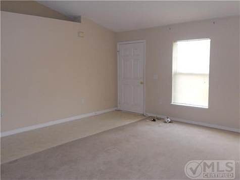 4th image of 1581 SW Avens St