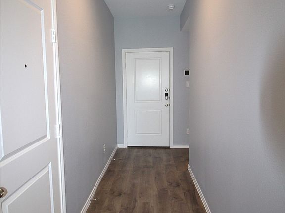 3rd image of 825 Alton Dr