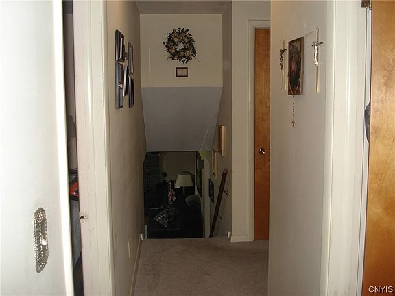 4th image of 211 Jewell Dr