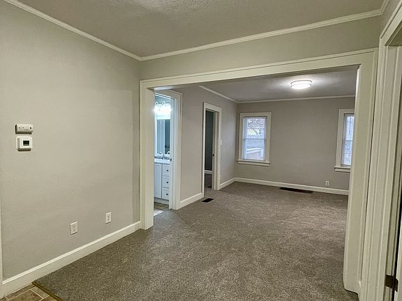 3rd image of 108 S Hawthorne Ave