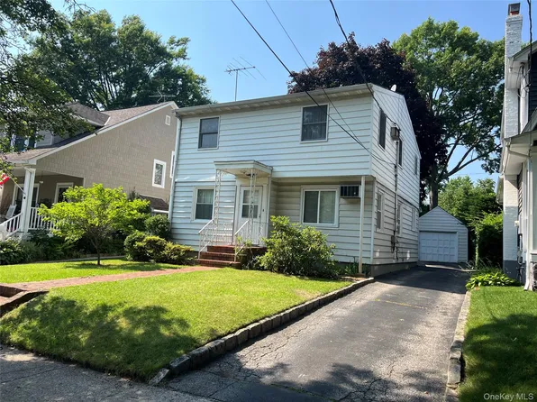 63 Bar Beach Road, Port Washington, NY 11050