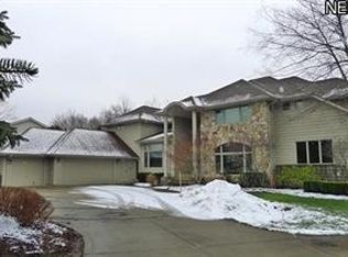 15 Country Ln, Pepper Pike, OH 44124
