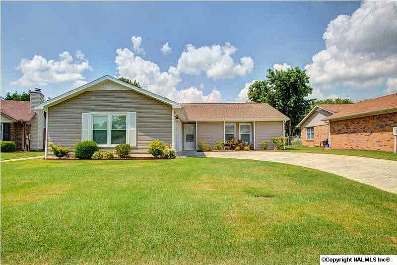 1st image of 1005 Brighton Cir SE