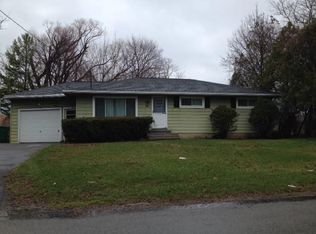 272 Teakwood Dr, Rochester, NY 14609