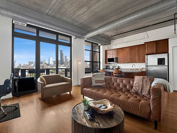 5th image of 811 W 15th Pl Unit 804