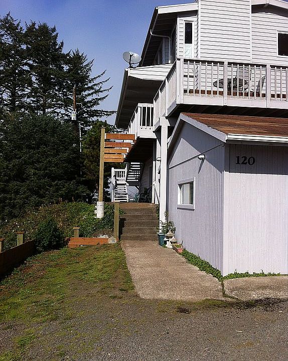 1st image of 120 NE Williams Ave