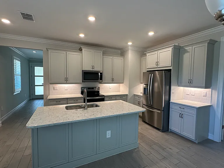 701 Maraviya Blvd — Photo 3