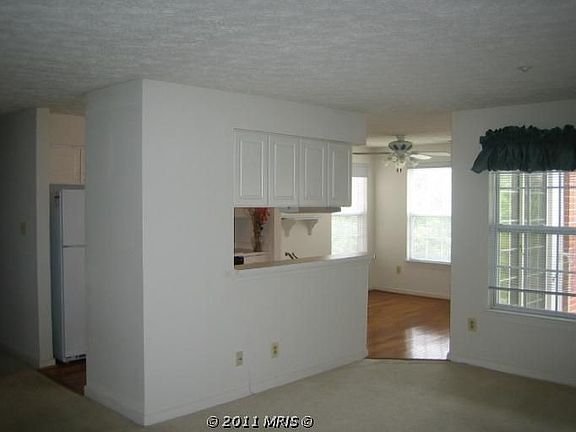 3rd image of 707 Harvest Run Dr Unit 202