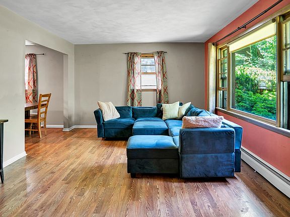 5th image of 10604 W Circle Dr