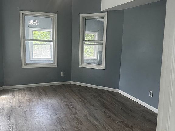 4th image of 208 Amherst St Floor 2