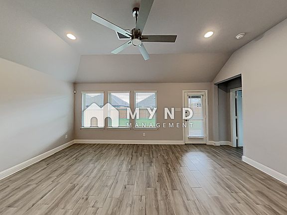 2nd image of 552 Bradley Dr
