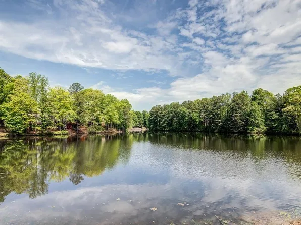 605 Garden Ct, Sandy Springs, GA 30328