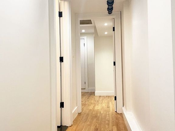 3rd image of 340 W 17th St #Ll1