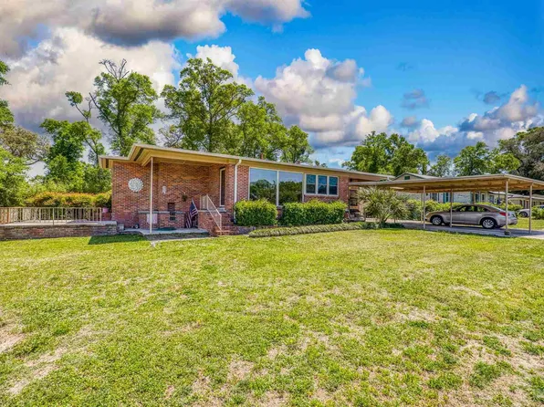 3545 Bayou Dr, Pensacola, FL 32505