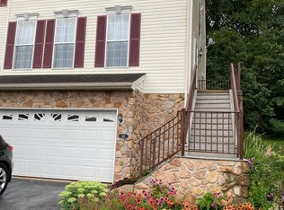 142 Fringetree Dr, West Chester, PA 19380