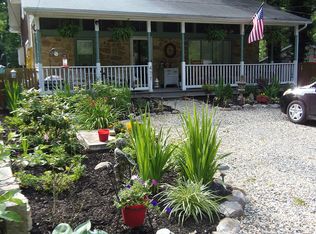 471 Johnnycake Ln, Harpers Ferry, WV 25425