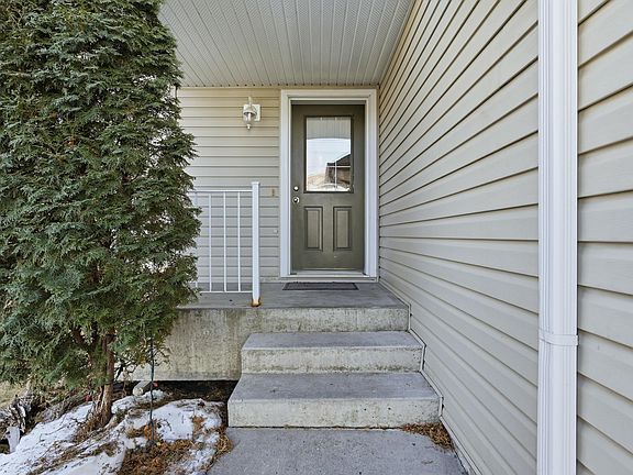 4th image of 287 Macewan Rd SW #53