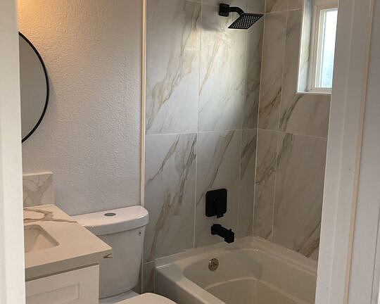 5th image of 2451 W Orange Ave
