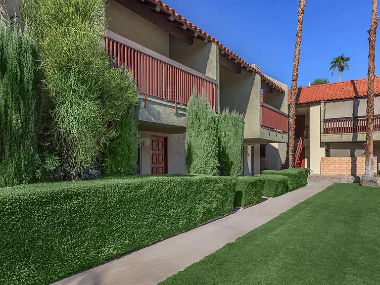 Sage Courtyard Apartments — Photo 34