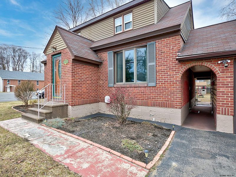 3rd image of 3015 E LYDIUS Street