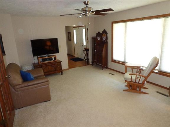 5th image of 7608 Grand Oaks Cir