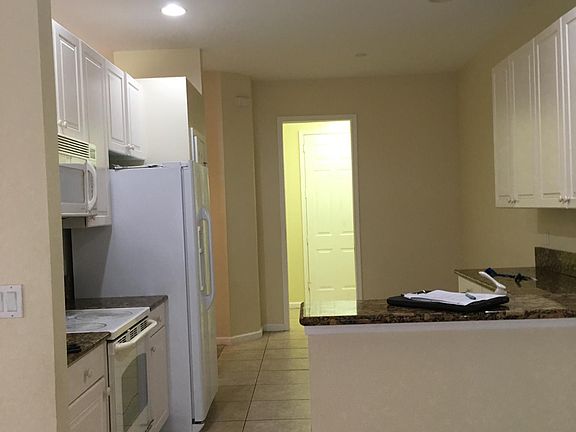3rd image of 2218 SW Portsmouth Ln