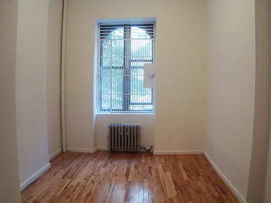 Rented by DSA Realty | media 33