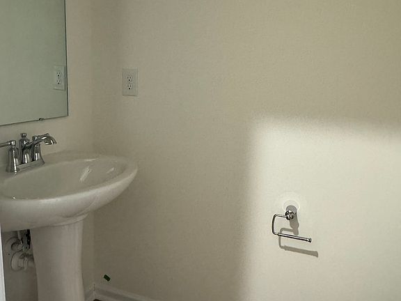 5th image of 2810 Trinity St #1