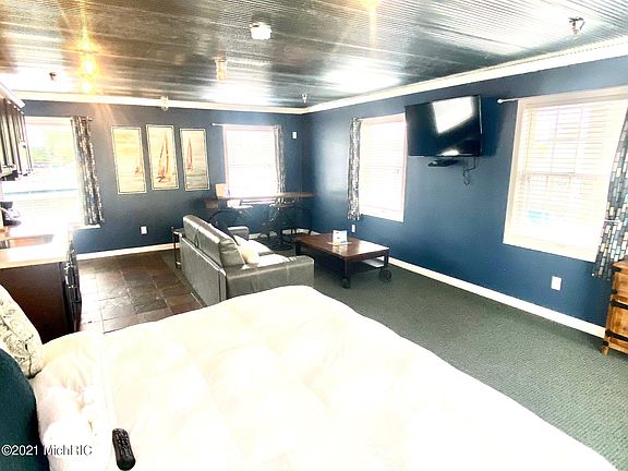 4th image of 515 Williams St #46