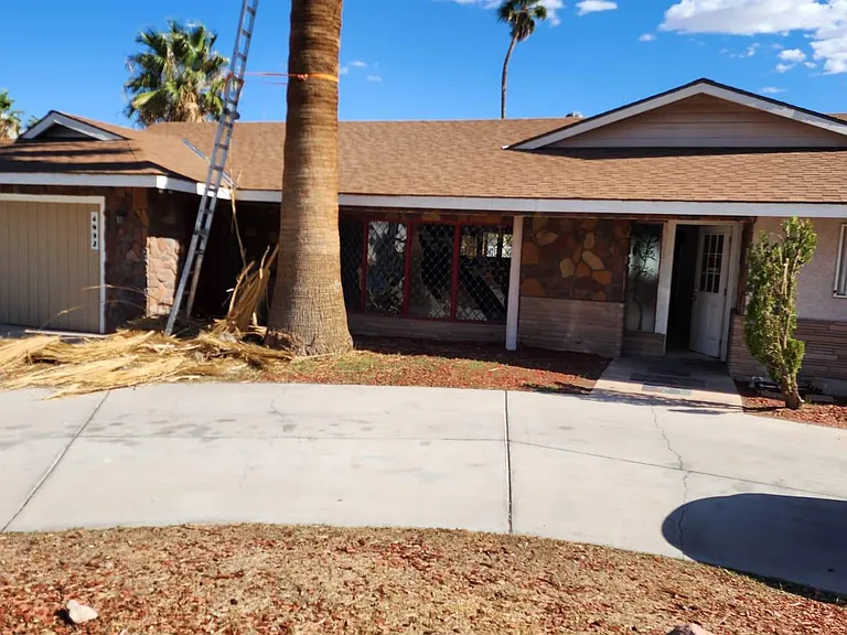 4897 Sawyer Ave — Photo 12