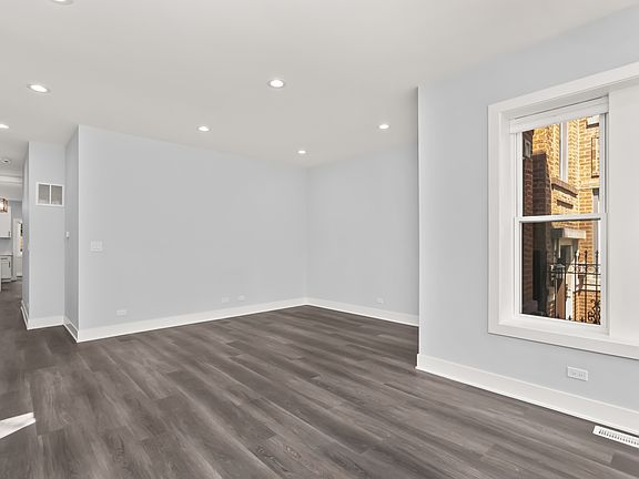 5th image of 6532 N Ashland Ave APT 1
