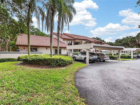 4th image of 6031 SE Martinique Dr APT 202
