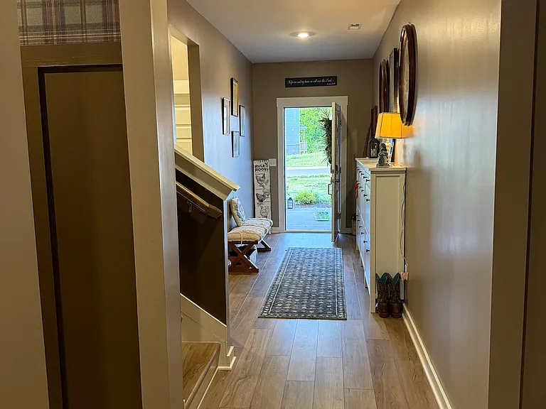 English Oak Dr — Photo 5