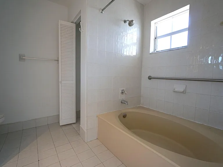 18011 SW 139th Ct — Photo 20
