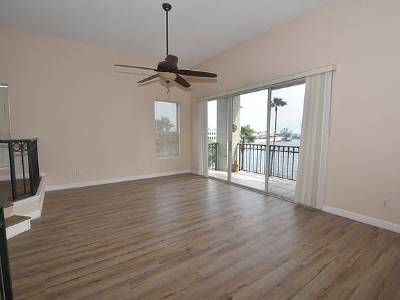 3rd image of 702 Coral Reef Dr