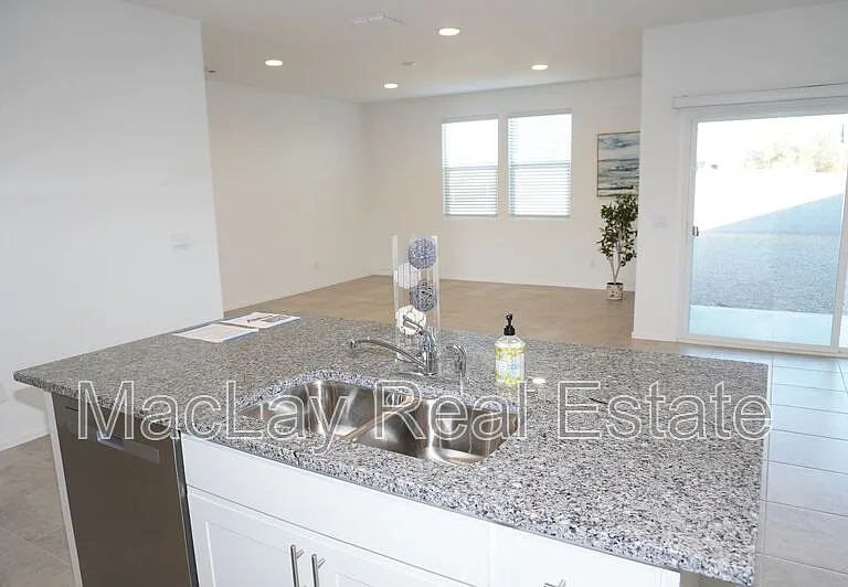 1164 W Chimes Tower Dr — Photo 35