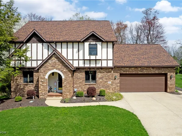 2766 Vinton Woods Dr, Wooster, OH 44691