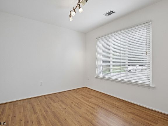 5th image of 91 Cherrywood Dr