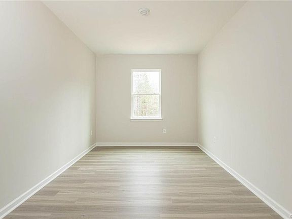 4th image of 2609 Cedarville Mews