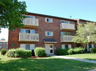 157 Oliver Ct APT F, Schaumburg, IL 60193