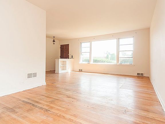 4th image of 9546 Kildare Ave