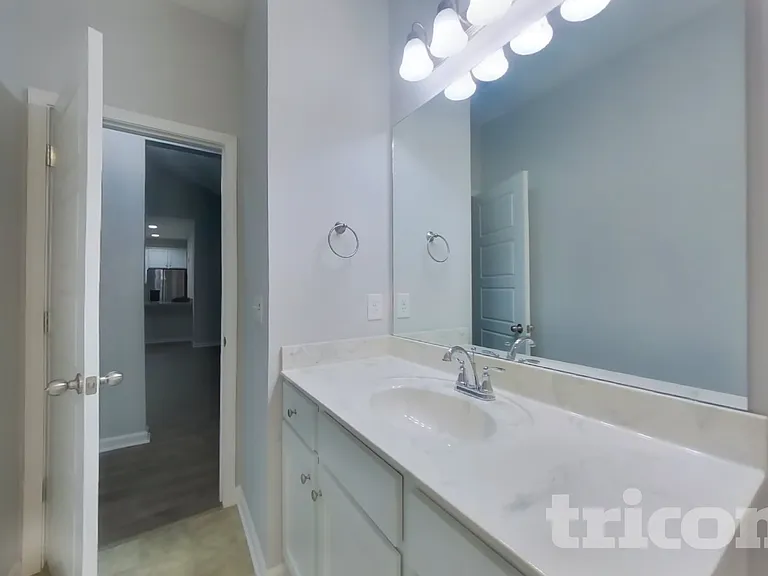 713 W Coker Way — Photo 13