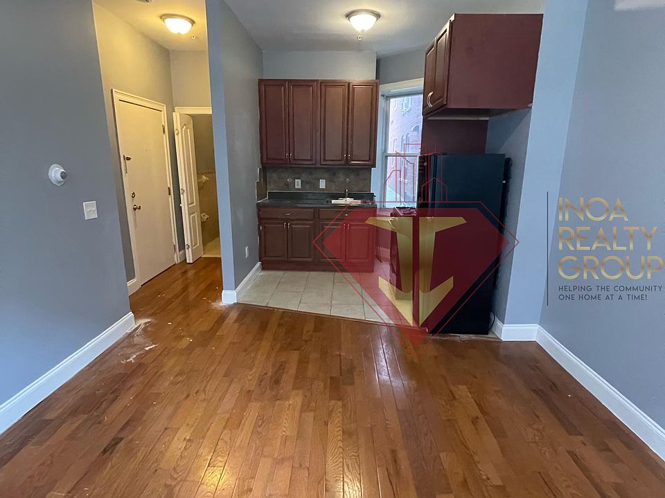 2nd image of 808 22nd St #1AN